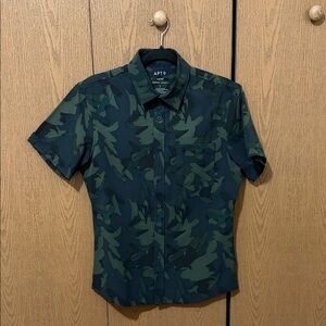 Apt. 9 Men's Dark Green Camouflage Button Down Shirt